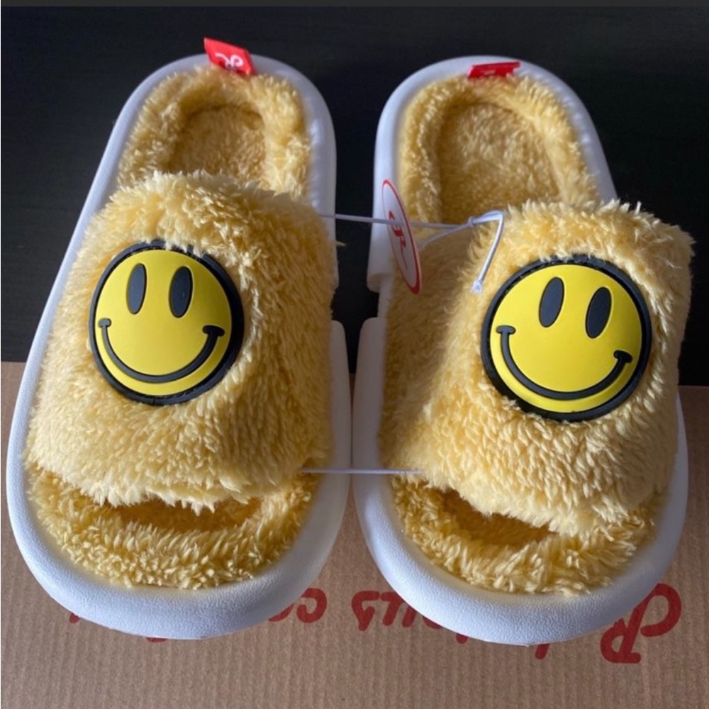 Slide sandals